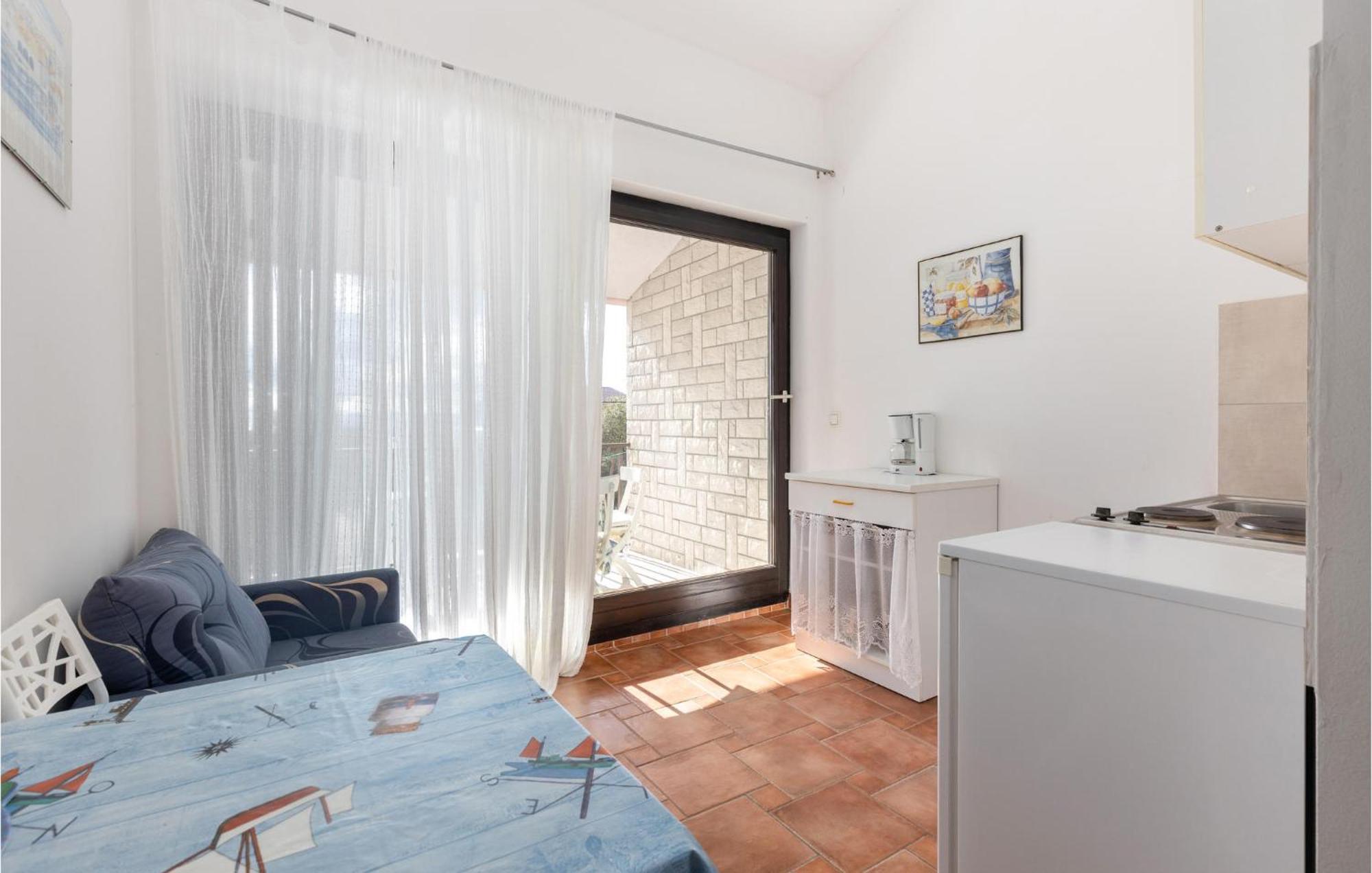 Nice Apartment In Jadranovo With Kitchen Exterior foto